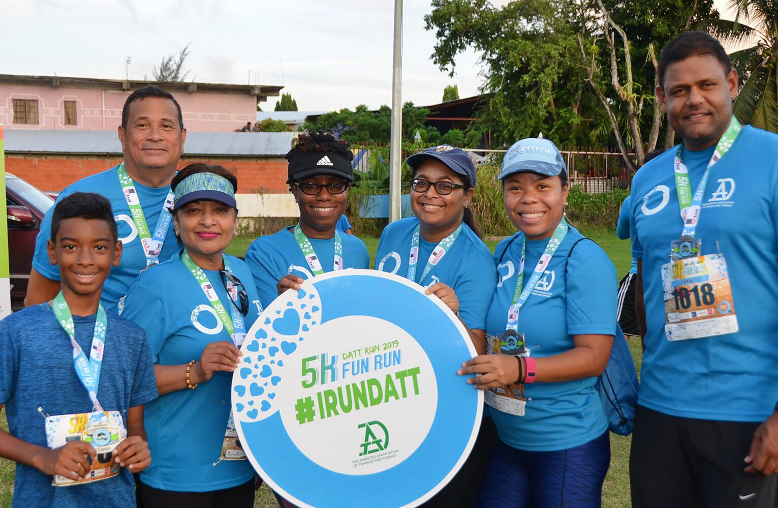 Holding 5K Sign, Tatil Diabetes Day, 2019
